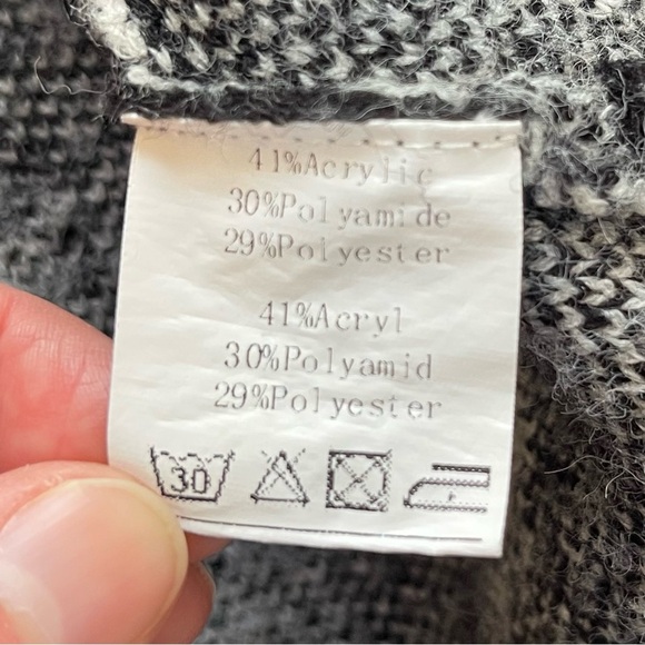 Buffalo Check Cropped Cardigan - Picture 7 of 14